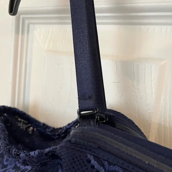 GUESS Women's Off The Shoulder Printed Embroidered Mesh Dress - Picture 4 of 7